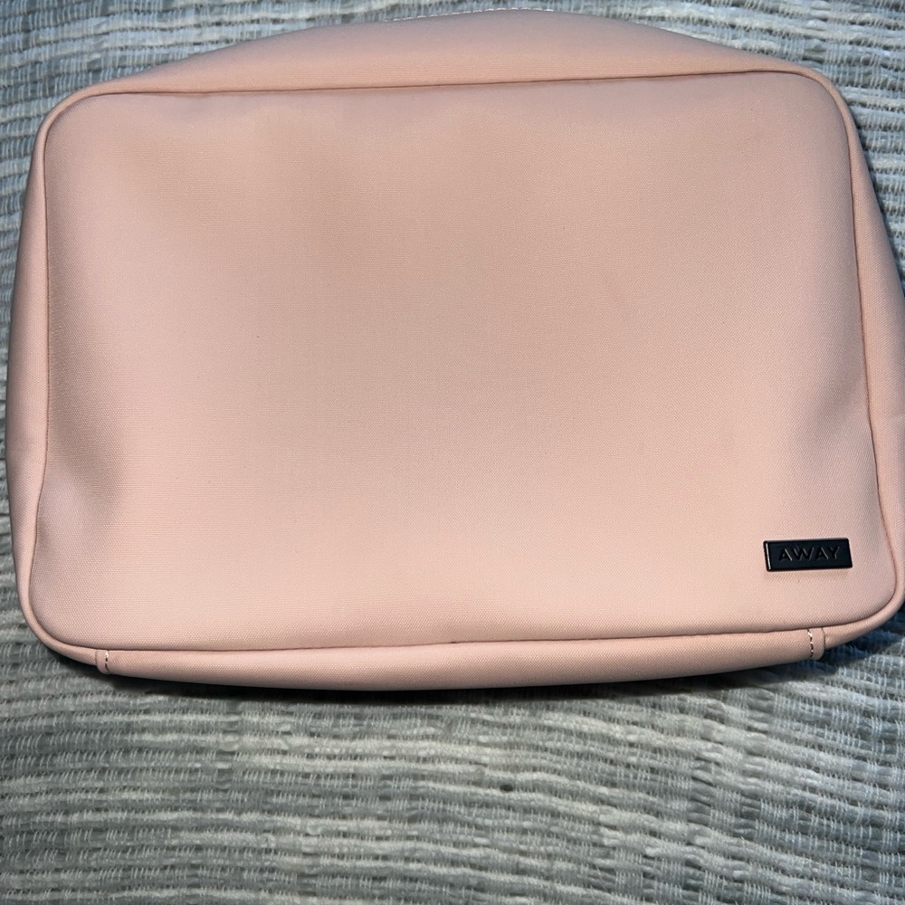 Away Blush Pink Hanging Toiletry Bag